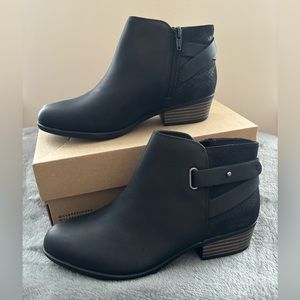 Clark’s Addiy Gladys leather booties